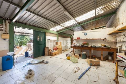 Moradia T3 com terreno na Barreira, Leiria.