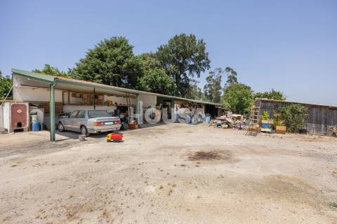 Moradia T3 com terreno na Barreira, Leiria.