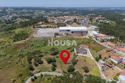 Terreno com 4.340m2 nas Cortes, Leiria.