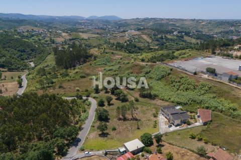Terreno com 4.340m2 nas Cortes, Leiria.