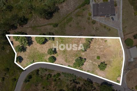 Terreno com 4.340m2 nas Cortes, Leiria.