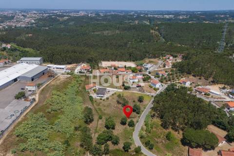Terreno com 4.340m2 nas Cortes, Leiria.