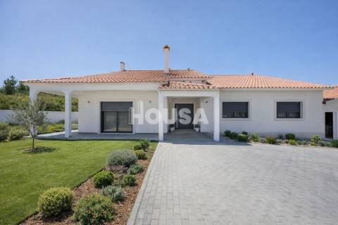 Moradia T3 Térrea Geminada – NOVA