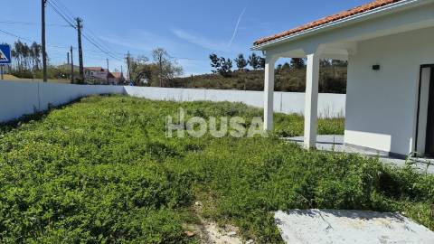 Moradia T3 Térrea Geminada – NOVA