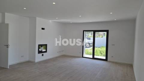 Moradia T3 Térrea Geminada – NOVA