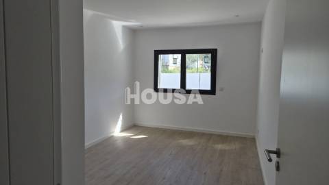 Moradia T3 Térrea Geminada – NOVA