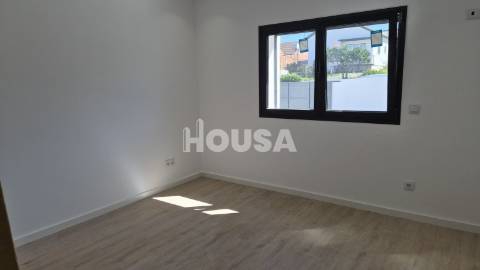 Moradia T3 Térrea Geminada – NOVA