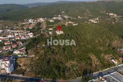 Magnífica Moradia T3+1 com Piscina – Porto de Mós