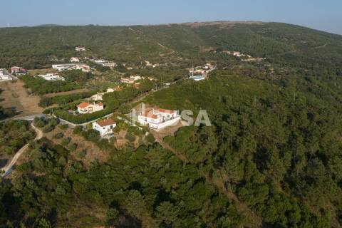 Magnífica Moradia T3+1 com Piscina – Porto de Mós