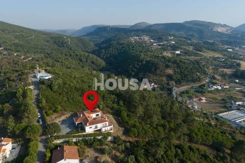 Magnífica Moradia T3+1 com Piscina – Porto de Mós