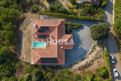 Magnífica Moradia T3+1 com Piscina – Porto de Mós