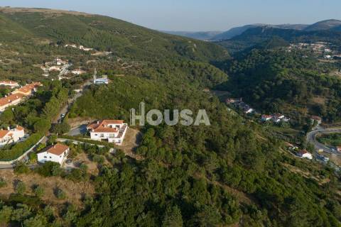 Magnífica Moradia T3+1 com Piscina – Porto de Mós