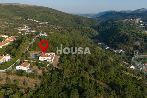 Magnífica Moradia T3+1 com Piscina – Porto de Mós