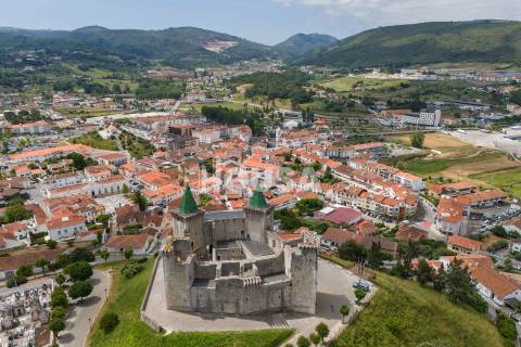 Magnífica Moradia T3+1 com Piscina – Porto de Mós