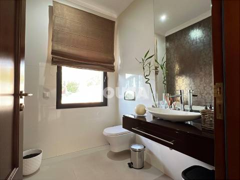 Magnífica Moradia T3+1 com Piscina – Porto de Mós