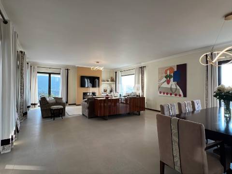 Magnífica Moradia T3+1 com Piscina – Porto de Mós