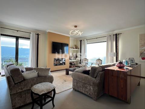 Magnífica Moradia T3+1 com Piscina – Porto de Mós