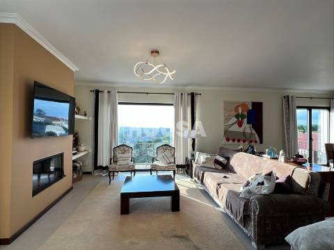 Magnífica Moradia T3+1 com Piscina – Porto de Mós