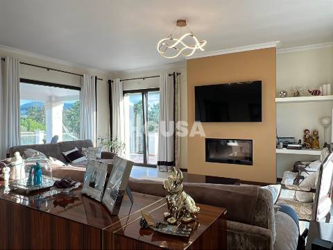 Magnífica Moradia T3+1 com Piscina – Porto de Mós