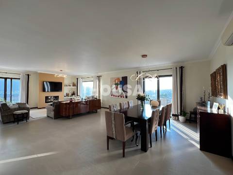 Magnífica Moradia T3+1 com Piscina – Porto de Mós