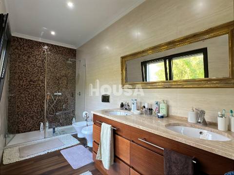 Magnífica Moradia T3+1 com Piscina – Porto de Mós