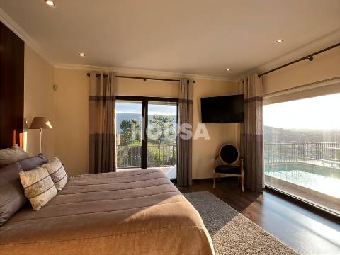 Magnífica Moradia T3+1 com Piscina – Porto de Mós