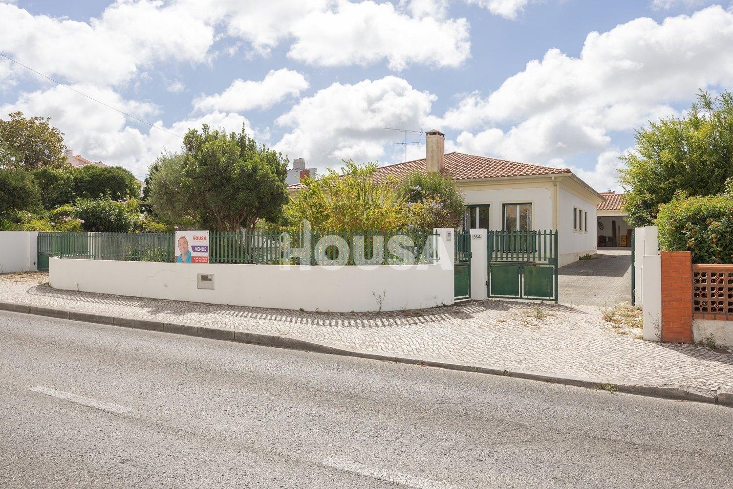 Moradia Térrea T3 + 1 com 3 anexos + terreno - Marinha Grande