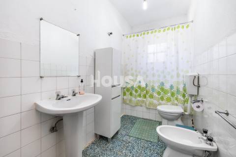 Moradia T3 com 1 hectare de terreno em Proença a Nova