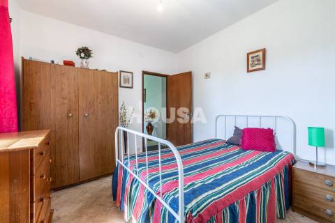 Moradia T3 com 1 hectare de terreno em Proença a Nova