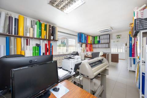 Arrendamento de Armazém - Caranguejeira