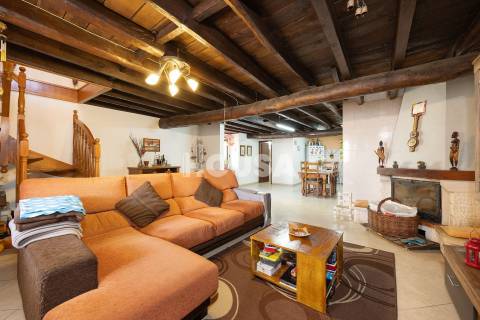 Moradia T3 com terreno de 2.157 m² – Raposeira, Colmeias | Leiria