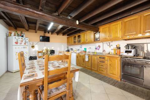 Moradia T3 com terreno de 2.157 m² – Raposeira, Colmeias | Leiria