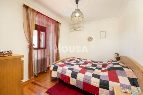 Moradia T3 com terreno de 2.157 m² – Raposeira, Colmeias | Leiria