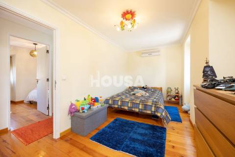 Moradia T3 com terreno de 2.157 m² – Raposeira, Colmeias | Leiria