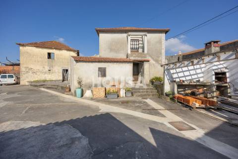 Moradia T3 com terreno de 2.157 m² – Raposeira, Colmeias | Leiria