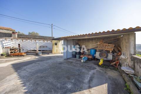 Moradia T3 com terreno de 2.157 m² – Raposeira, Colmeias | Leiria