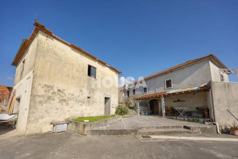 Moradia T3 com terreno de 2.157 m² – Raposeira, Colmeias | Leiria