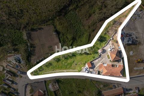 Moradia T3 com terreno de 2.157 m² – Raposeira, Colmeias | Leiria