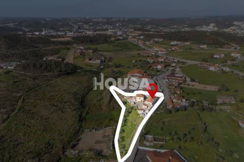 Moradia T3 com terreno de 2.157 m² – Raposeira, Colmeias | Leiria