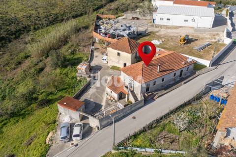 Moradia T3 com terreno de 2.157 m² – Raposeira, Colmeias | Leiria