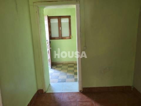 Moradia para recuperar - Famalicão/Cortes