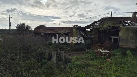 Terreno Urbano com 613m² | Possibilidade de Construção de 2 Moradias | Bidoeira – Leiria