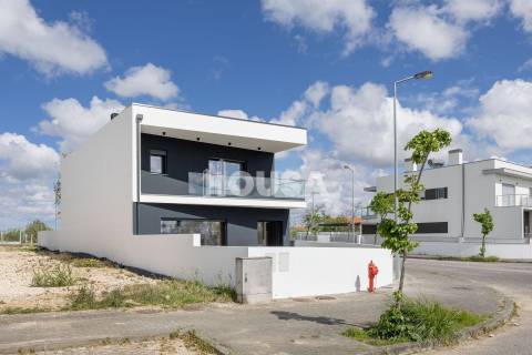 Moradia T4 | Barosa, Leiria