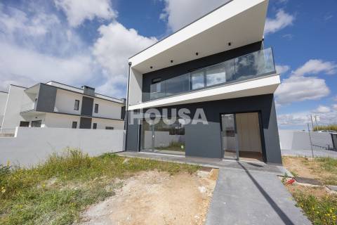 Moradia T4 | Barosa, Leiria