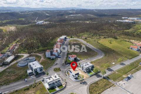 Moradia T4 | Barosa, Leiria