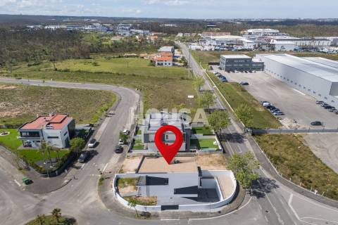 Moradia T4 | Barosa, Leiria