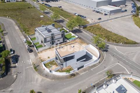 Moradia T4 | Barosa, Leiria