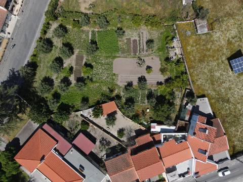 Excelente oportunidade para adquirir um Terreno no centro da Vila