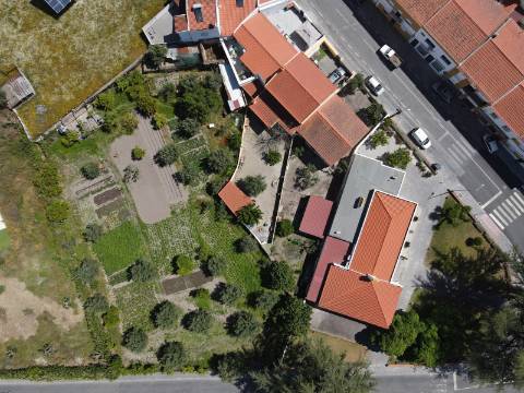 Excelente oportunidade para adquirir um Terreno no centro da Vila