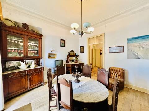 Palacete histórico no centro da Vila do Crato